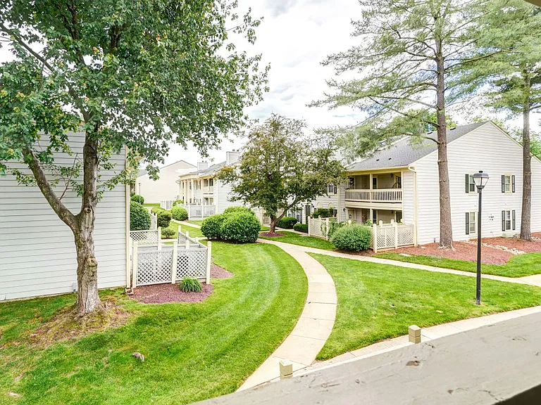 20649 Shadyside Way #B — Photo 30