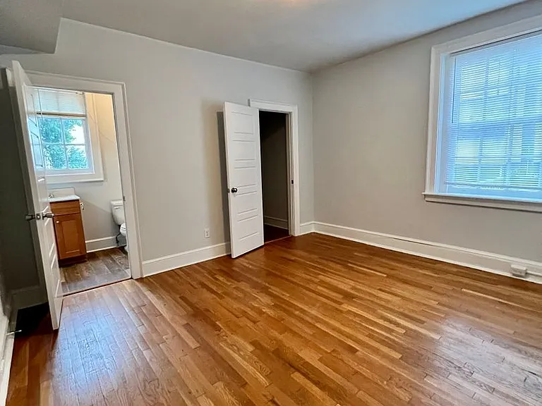 1107 W Grace St — Photo 11