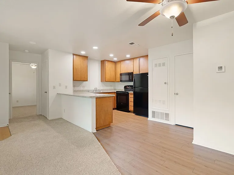 1661 Forest Avenue Apartments — Photo 63