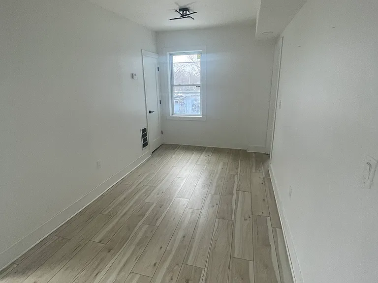 2385 Washington St #4 — Photo 34