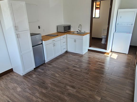 2nd image of 1424 San Simeon St