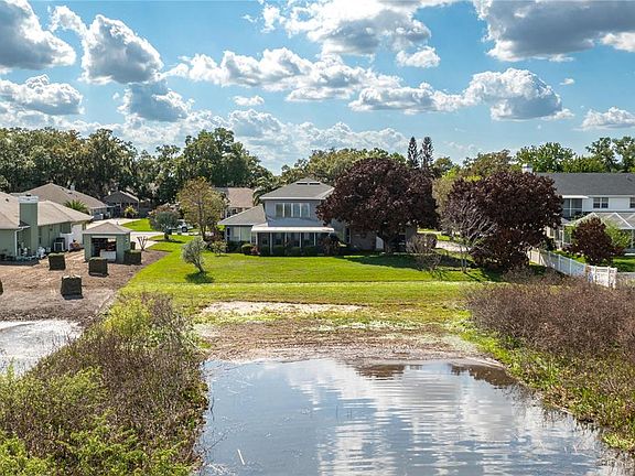 5th image of 329 Hamilton Shores Dr NE