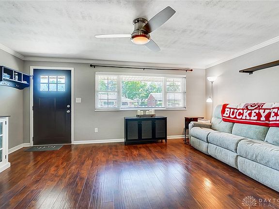 5th image of 2156 Terrylynn Ave