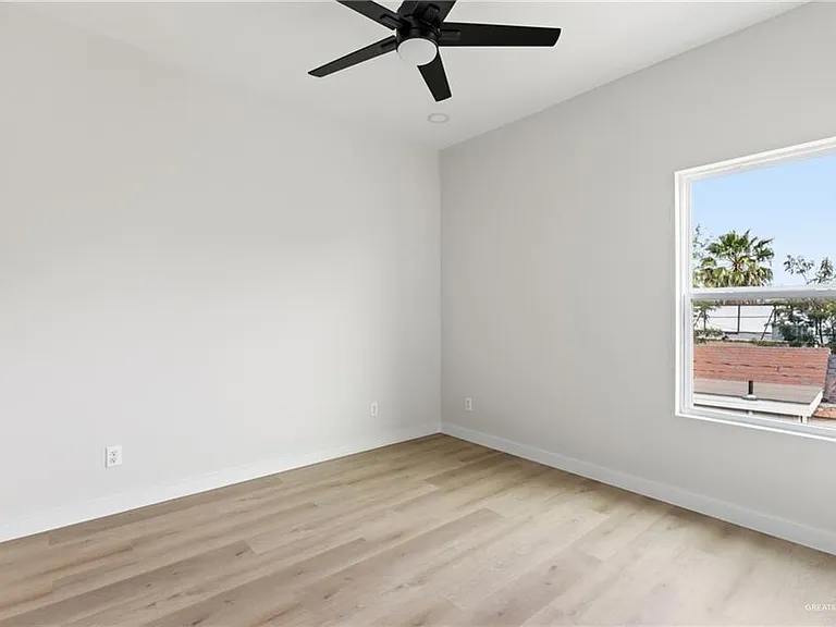 813 S Bicentennial Blvd — Photo 8