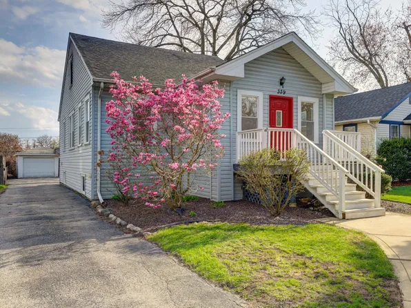 339 W School St, Villa Park, IL 60181