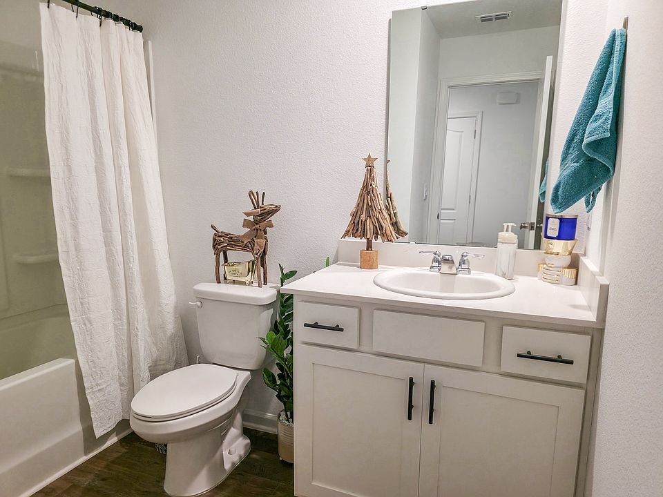 2nd image of 67 Rose Dr