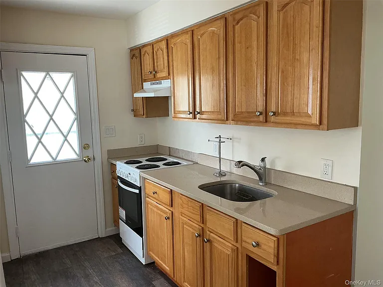 1108 Washington Ave — Photo 5