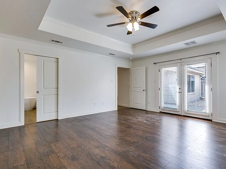 5918 Southampton Pl — Photo 17