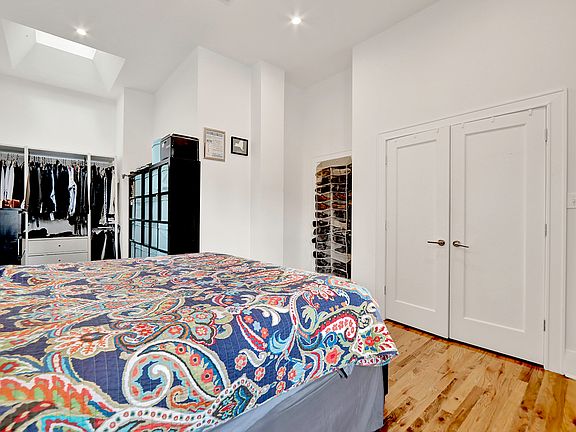 5th image of 129 Kane St #1