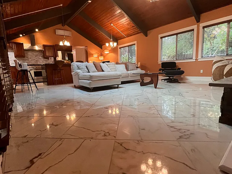 2919 SW Upper Dr — Photo 3