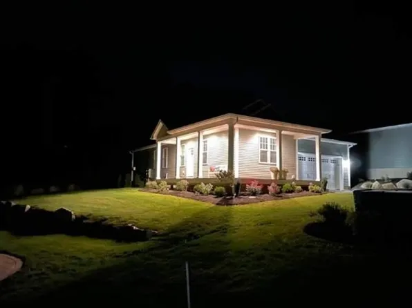 7 Harvey Spaulding St #30A, Uxbridge, MA 01569