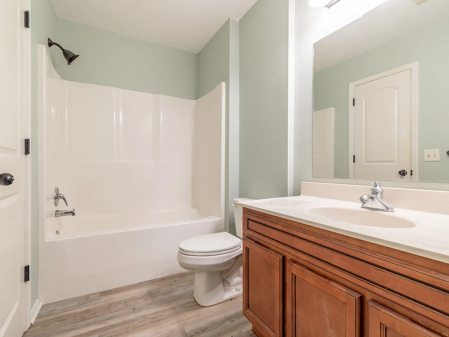 3 bed, 1220 sqft, $1,750 — Photo 1