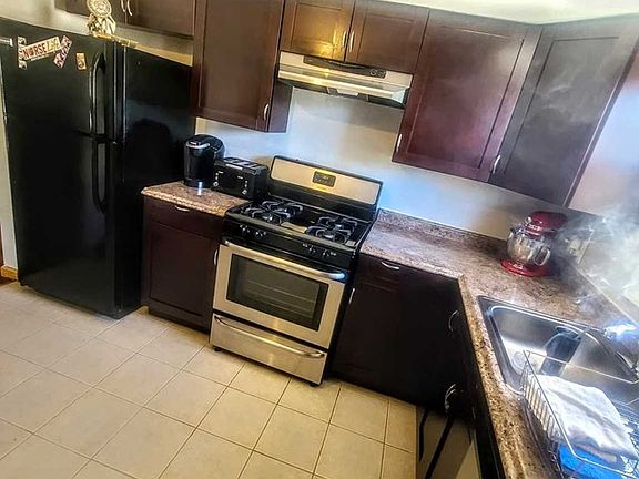 3rd image of 469 Stuyvesant Ave