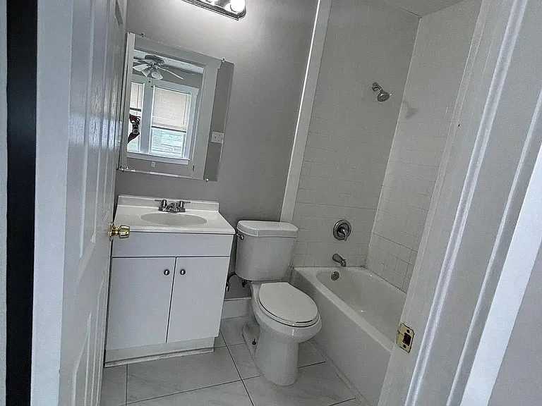 804 Louise St — Photo 6