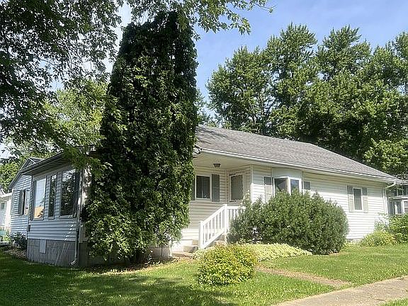 5th image of 214 E Monroe St