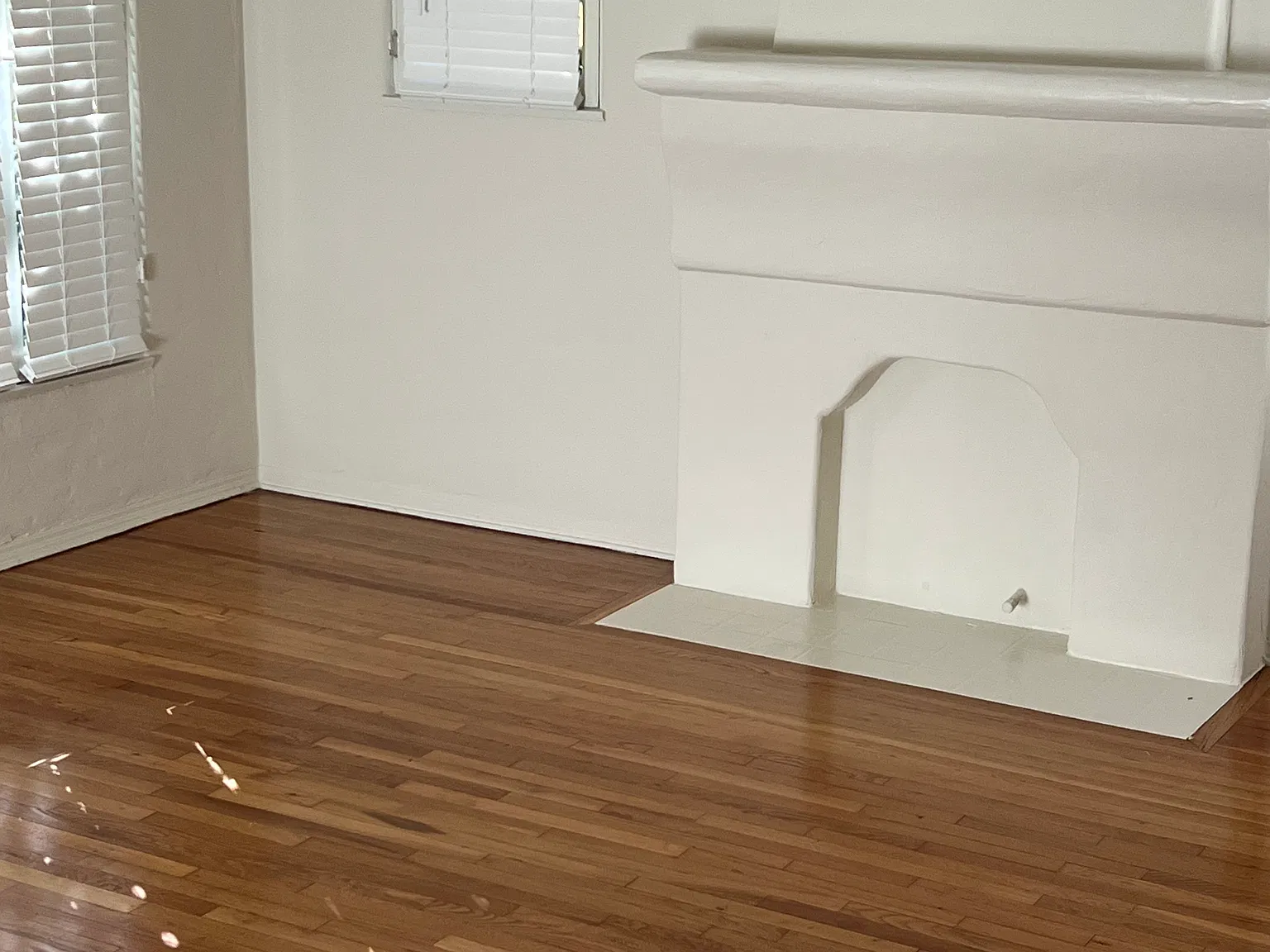 2 bed, 900 sqft, $2,600 — Photo 4