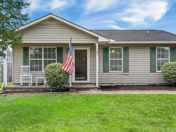 101 Lacey Ct, Moncks Corner, SC 29461