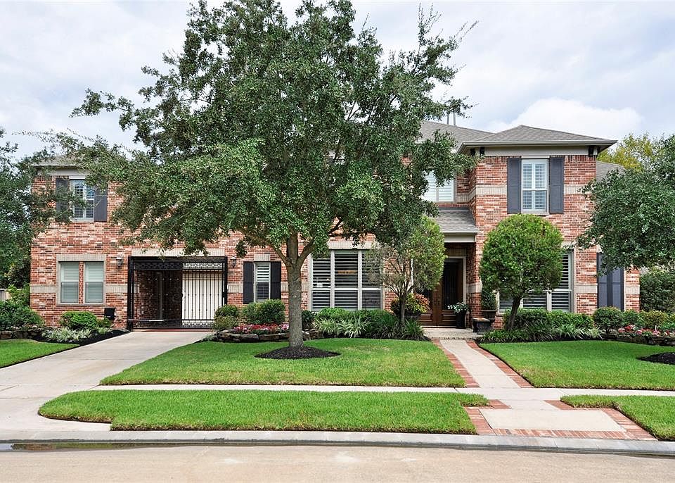 1st image of 110 Wind Rose Ct