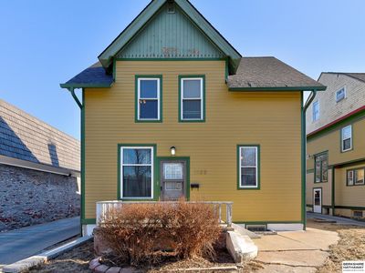 1123 S 32nd St, Omaha, NE, 68105