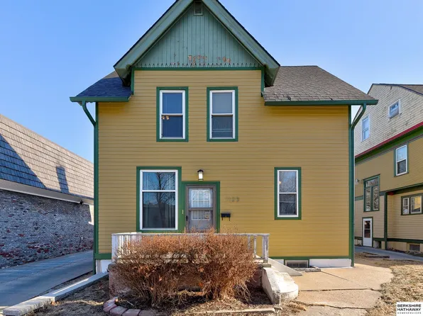 1123 S 32nd St, Omaha, NE 68105