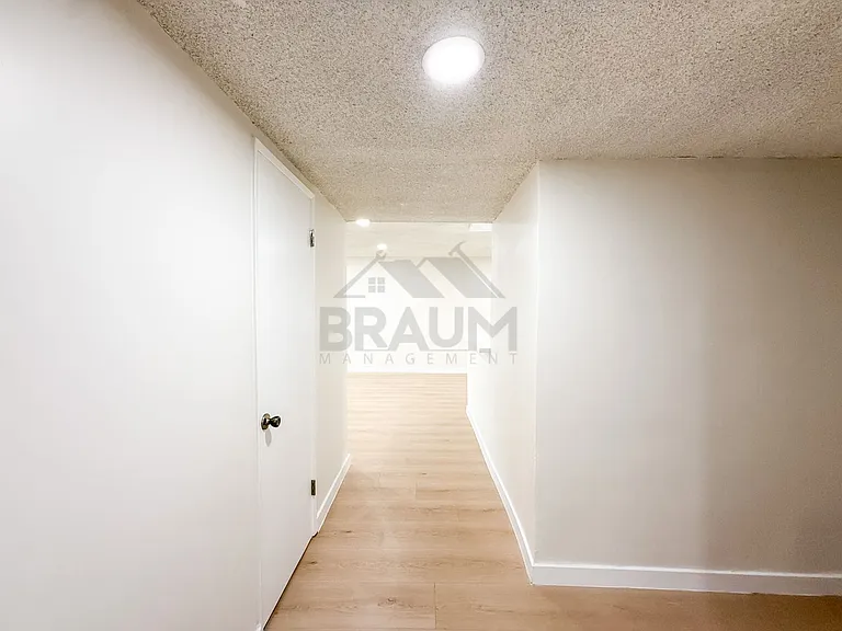 6041 WHITSETT — Photo 3