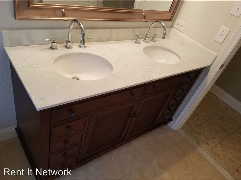 2205 Cypress Point Dr E — Photo 13