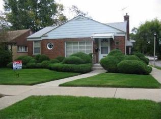 5157 Mulford St, Skokie, IL 60077