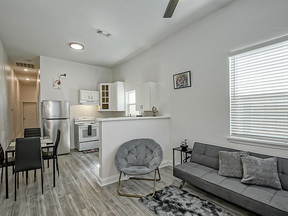 3rd image of 1509 Louisa St