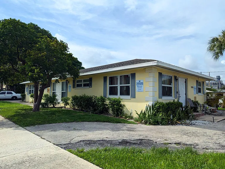5801 N Flagler Dr — Photo 1