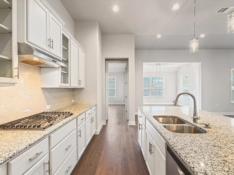 108 Strata Dr — Photo 4