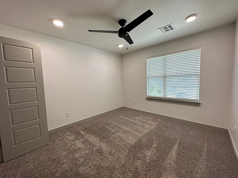 13508 Vinita Dr — Photo 8