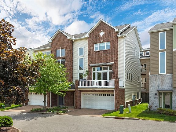 2nd image of 2322 City View Dr