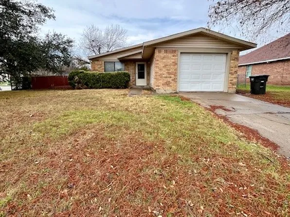 1937 Christopher Dr, Fort Worth, TX 76140