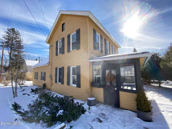26 Pearl St, Great Barrington, MA 01230