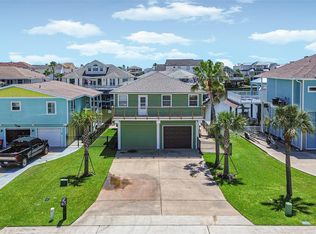 1823 Tiki Dr, Tiki Island, TX 77554