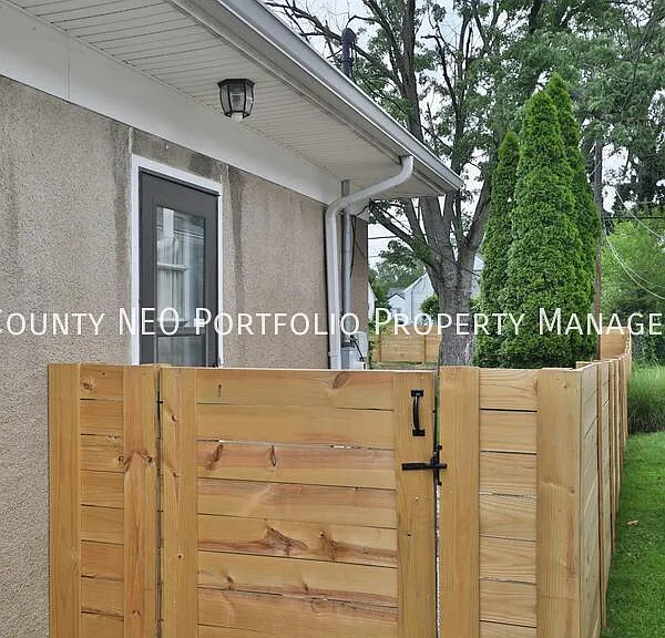 148 S Kellner Rd — Photo 34