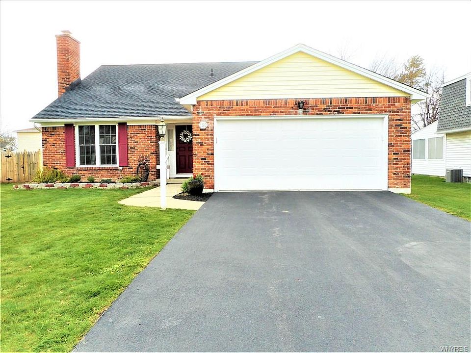 1st image of 190 Oakbrook Dr