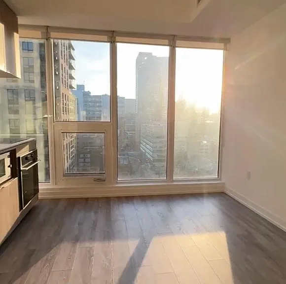75 Shuter St #2015 — Photo 20