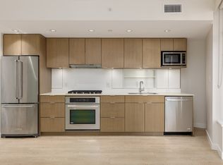 161 E 1st Ave #202, Vancouver, BC V6A 0G1