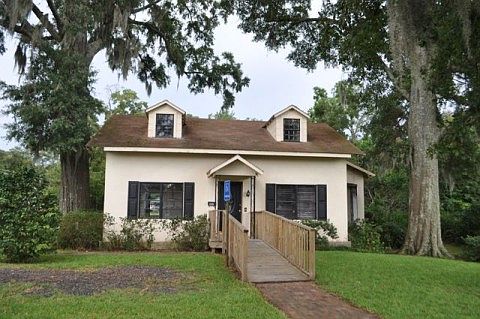 Handicap Accessible front entry