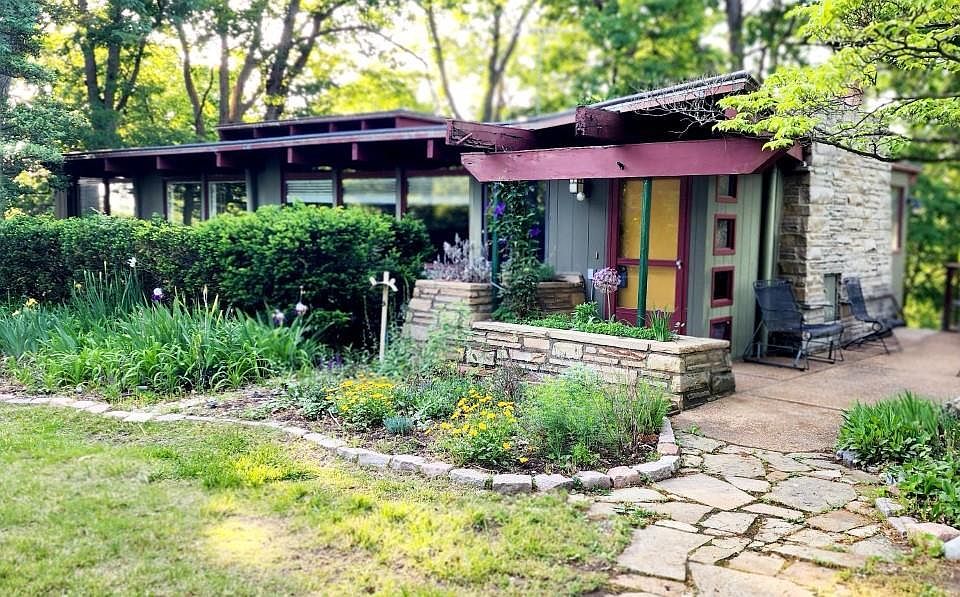 1923 N Signal Hills Dr, Saint Louis, MO 63122 Zillow