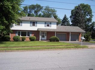 4039 Robinwood Rd, York, PA 17402
