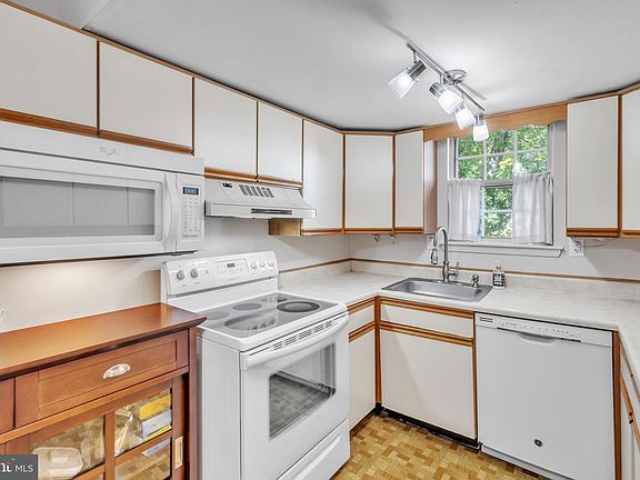5th image of 38 Ashley Ct