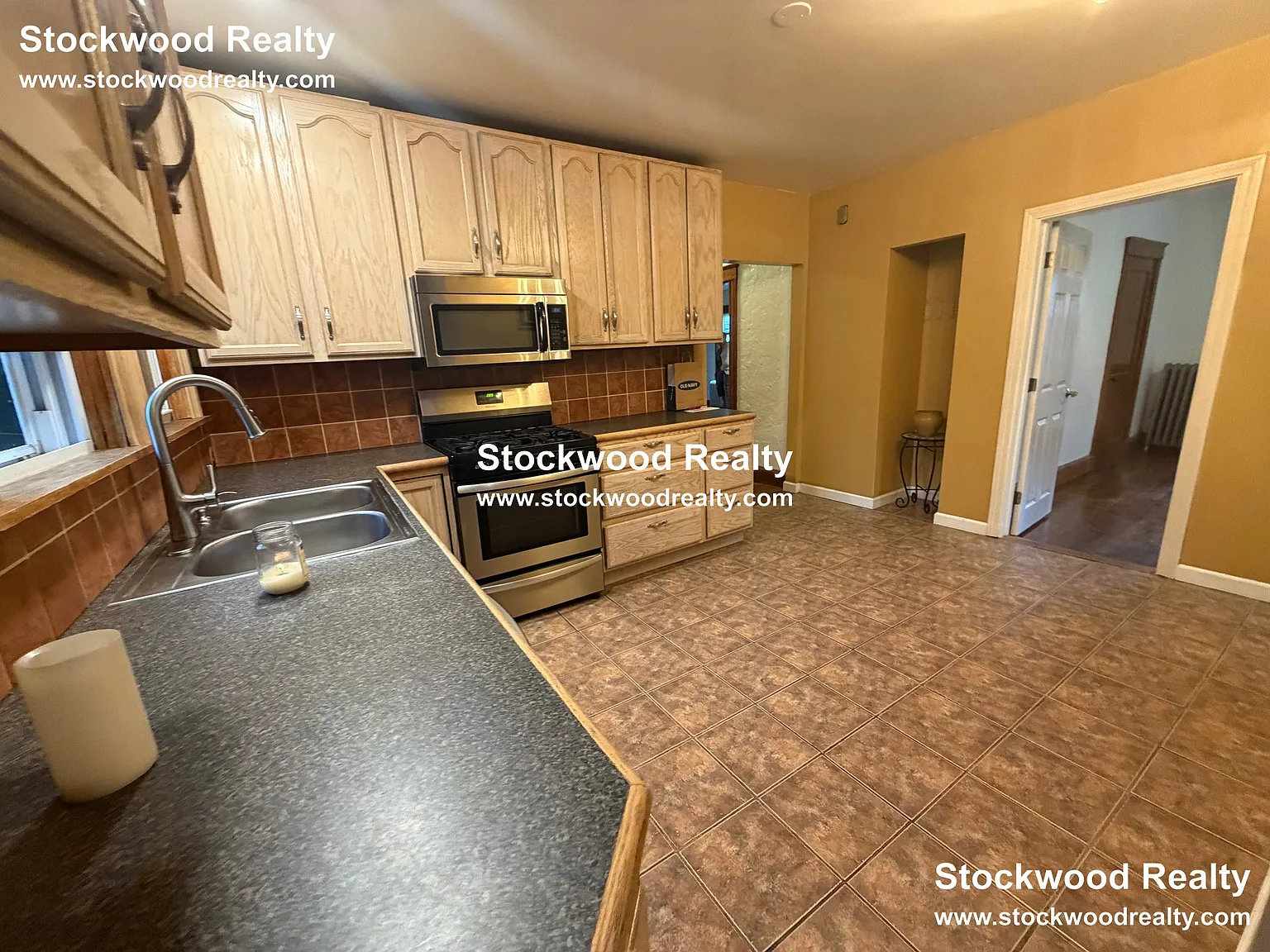 2 bed, 1120 sqft, $2,500 — Photo 4