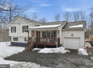 199 Magic Mountain Rd, Henryville, PA 18332