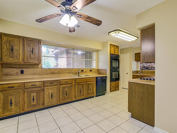 5th image of 15803 Parksley Dr