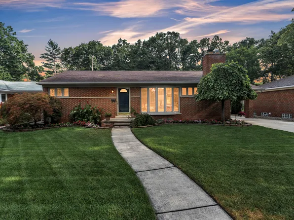 33576 Cindy St, Livonia, MI 48150