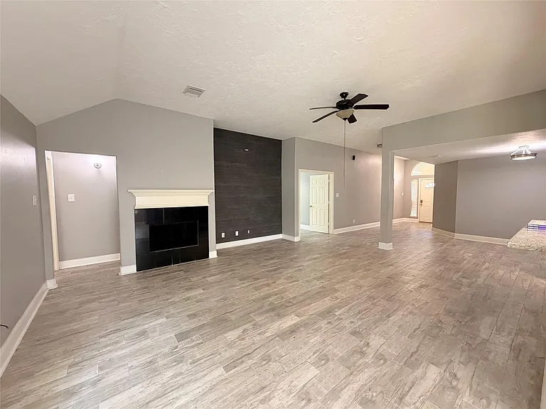 3231 Candlepine Dr — Photo 3