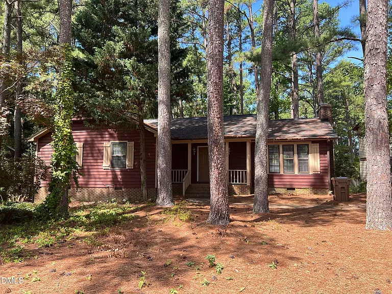 200 Lake Pine Dr — Photo 2
