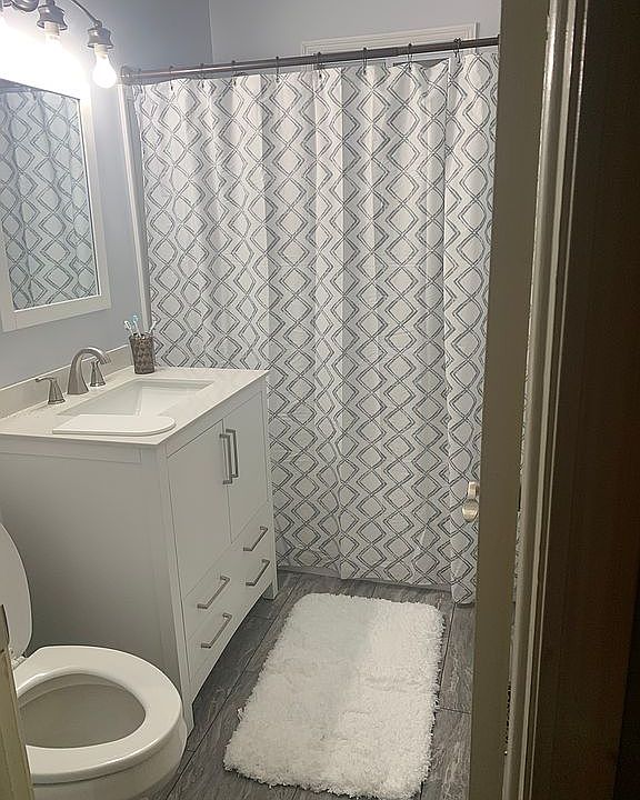 2nd image of 5364 N Palmer Ave